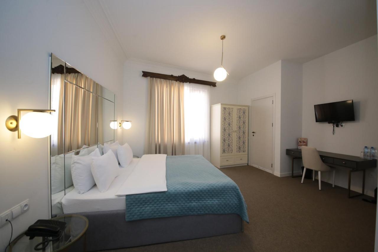 Stay Boutique Hotel Тбилиси Екстериор снимка