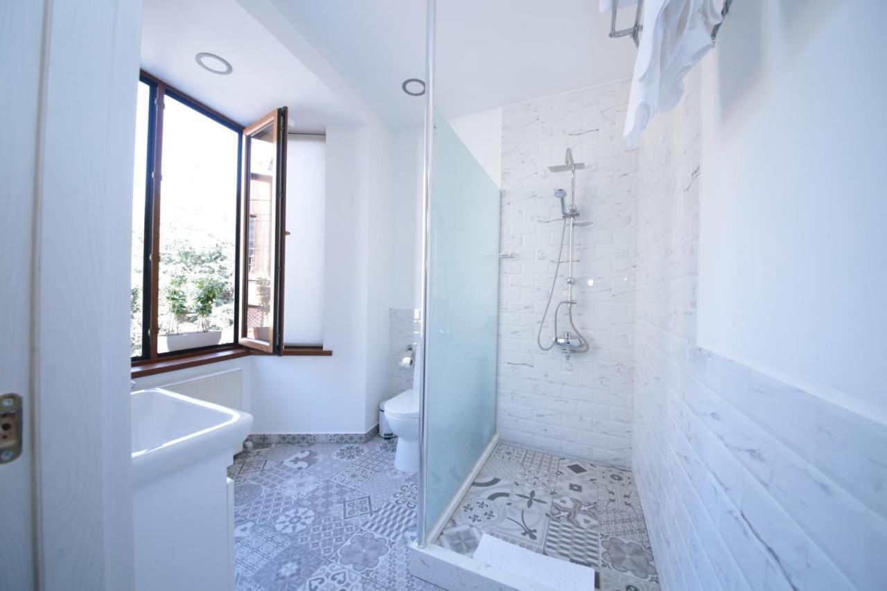 Stay Boutique Hotel Тбилиси Екстериор снимка
